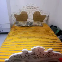 تخت دونفره تاج دار