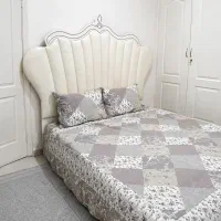 تخت خواب دو نفره بسیار تمییز