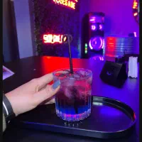 سالن دار شیفت عصر و کمک باریستا مبتدی