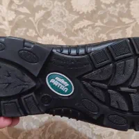 کفش ایمنی|کیف، کفش، کمربند|نیشابور, تختی|دیوار