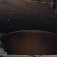 دیگ مسی قدیمی خیلی بزرگ