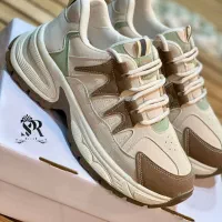 کفش زنانه کتونی اصلی سایز ۳۸ و ونس بچگانه سایز ۲۸