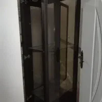 ویترین شیشهای با آیینه قدی.|بوفه، ویترین، کنسول|قم, نخودی|دیوار