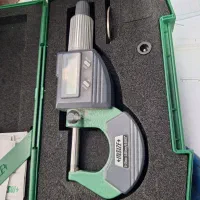 میکرومتر دیجیتال