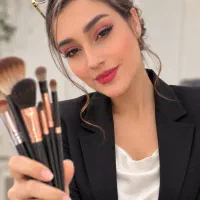 میکاپ کار هستم با ۴ سال سابقه کار