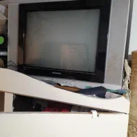 تلویزیون کارکرده سالم روشن