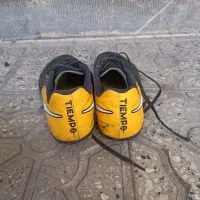 کفش چمن و چمن مصنوعی|تجهیزات ورزشی|تویسرکان, |دیوار