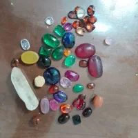 سنگهای قیمتس و نیمه قیمتی