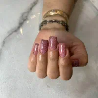 کاشت ناخن (تخفیف ویژه)|خدمات آرایشگری و زیبایی|صومعه‌سرا, |دیوار