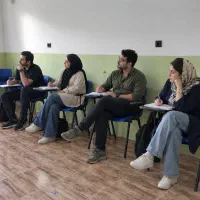 کلاس زبان انگلیسی نیمه خصوصی اقتصادی