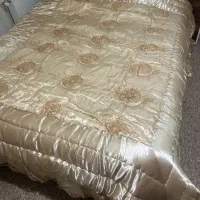 روتختی عروس کاملا نو حریرو ساتن همراه با روبالشتی