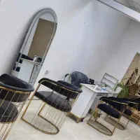 اجاره میز و صندلی در سالن زیبایی