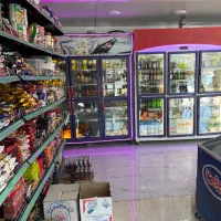 فروشنده سوپر مارکت