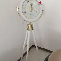 ساعت پایه دار