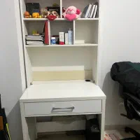 میزکامپیوتر و مطالعه