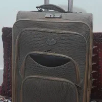 چمدان متوسط|کیف، کفش، کمربند|مشهد, موعود|دیوار