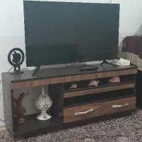 میز و تلویزیون سامسونگ ال ای دی ۴۰اینچ