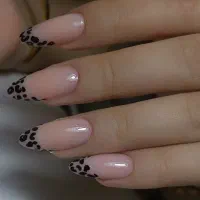 کاشت ناخن تخصصی با تخفیف ویژه فقط ۳۹۰