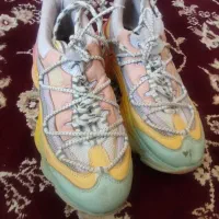 کفش.دخترانه مفت هست ۱۸۰