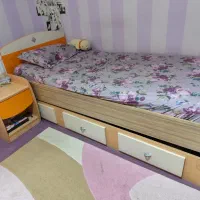 فروش تخت ، کتابخانه و میز تحریر