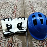 دستکش و کلاه ورزشی