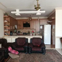 ملک-همکف-شمالی-درب-به-حیاط-کامل