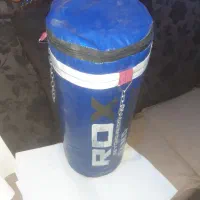 کیسه بوکس سالم درحدنو بادستکش وباند مچ