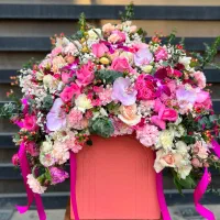 استخدام همکار تزیین کار گل فروشی