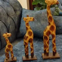 مجسمه چوبی زرافه