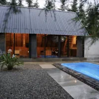 اجاره کلبه سویسی استخر روباز چهارفصل