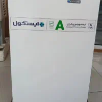 یخچال فریزرایستکول