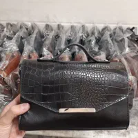 همکار خانم برای تولیدی محصولات چرم