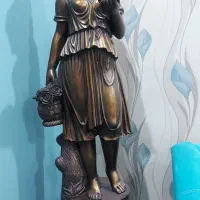 مجسمه دکوری ایستاده بانوی کلاسیک