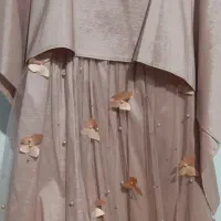 لباس عروس دخترانه همراه با شنل (اصلا استفاده نشده)