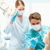 استخدام دستیار دندانپزشک