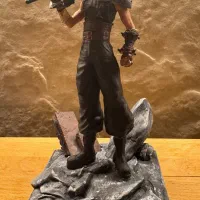 اکشن فیگور فاینال فانتزی 7 - کلود استرایف