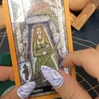 شمع تراپی.انرژی خوانی.فال تاروت.سرکتاب