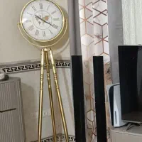 ساعت سه پایه شیک و نو