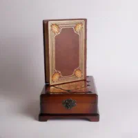 قرآن نفیس چرم کارشده با جعبه خاص(کد۲۴)     فخررازی|کتاب و مجله مذهبی|تهران, بهارستان|دیوار