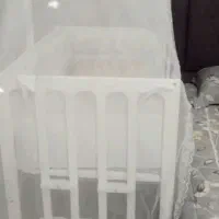 تخت کنار مادر