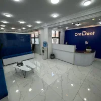 منشی و دستیار دندانپزشک