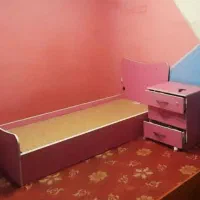فروش فوری تخت یک نفره  با دو کشو بزرگ و یک کمد