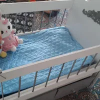 تخت کنار مادر (گهواره)