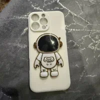 کاور ۱۶ پرومکس طرح فضانورد