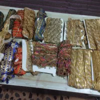 مقداری لوازم خیاطی و خرازی