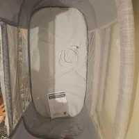 تخت کنار مادر (گهواره برقی )|تخت و صندلی بچه|شاهینشهر, خانه کارگر|دیوار