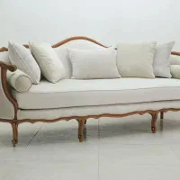 نجار نیمه ماهر در مبل