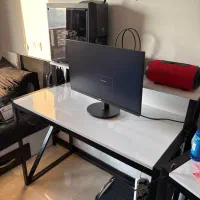 میز تحریر کامپیوتر