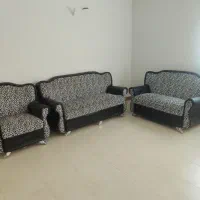 فروش فوری مبل تمیز چرم به علت مهاجرت|مبلمان خانگی و میز عسلی|بندر انزلی, مسکن مهر|دیوار