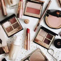 استخدام بازاریاب خانم برای محصولات ارایشی بهداشتی